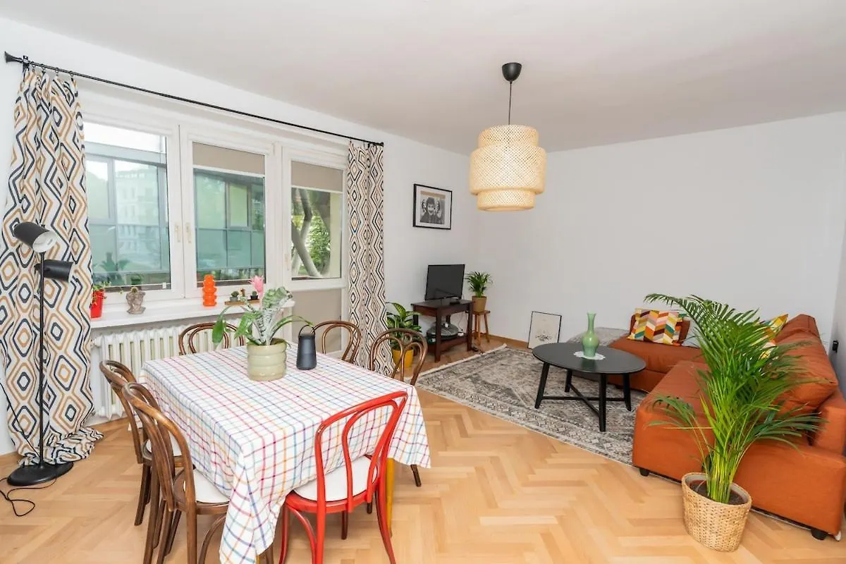Artbase - Cozy And Close To Everywhere Poznań